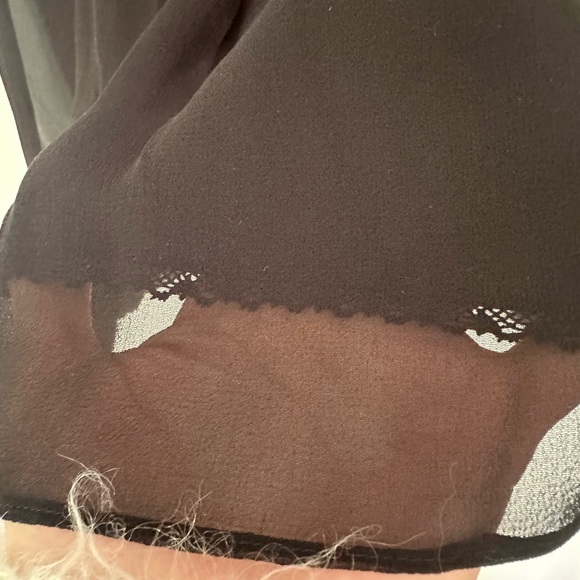 Marc Jacobs Marquee Georgette sheer pleated silk blouse w/ attached cami - 4 - Picture 8 of 13